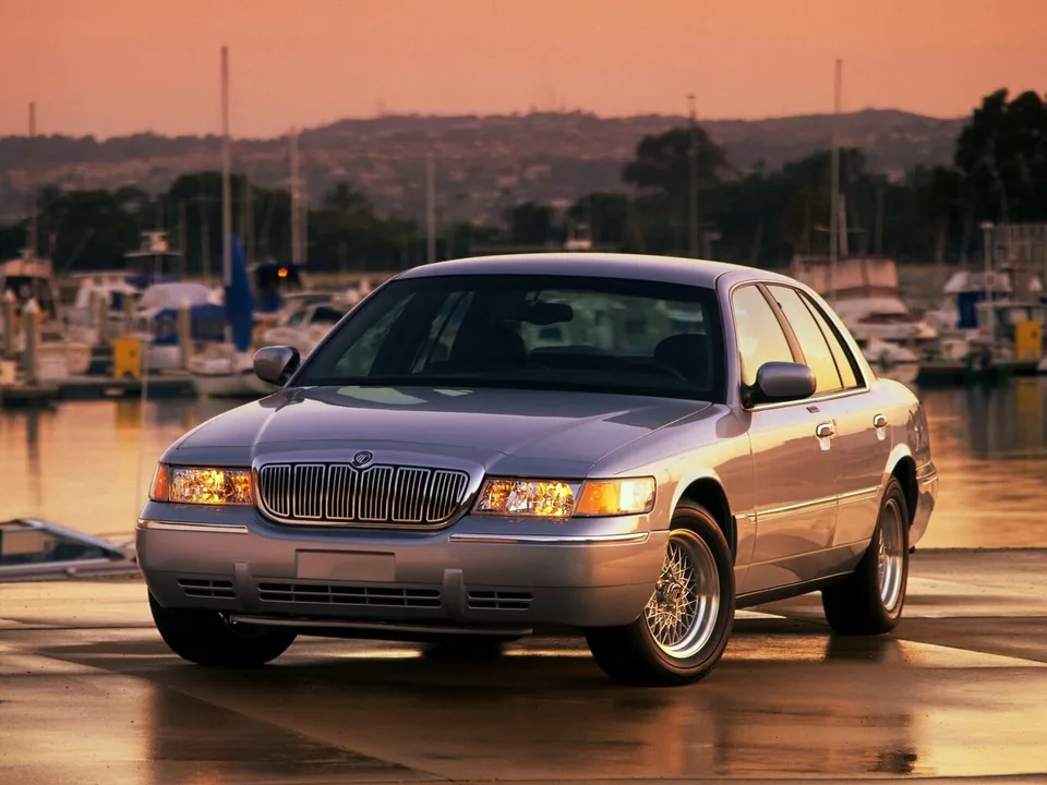 Mercury Grand Marquis, Generation 3, Sedan