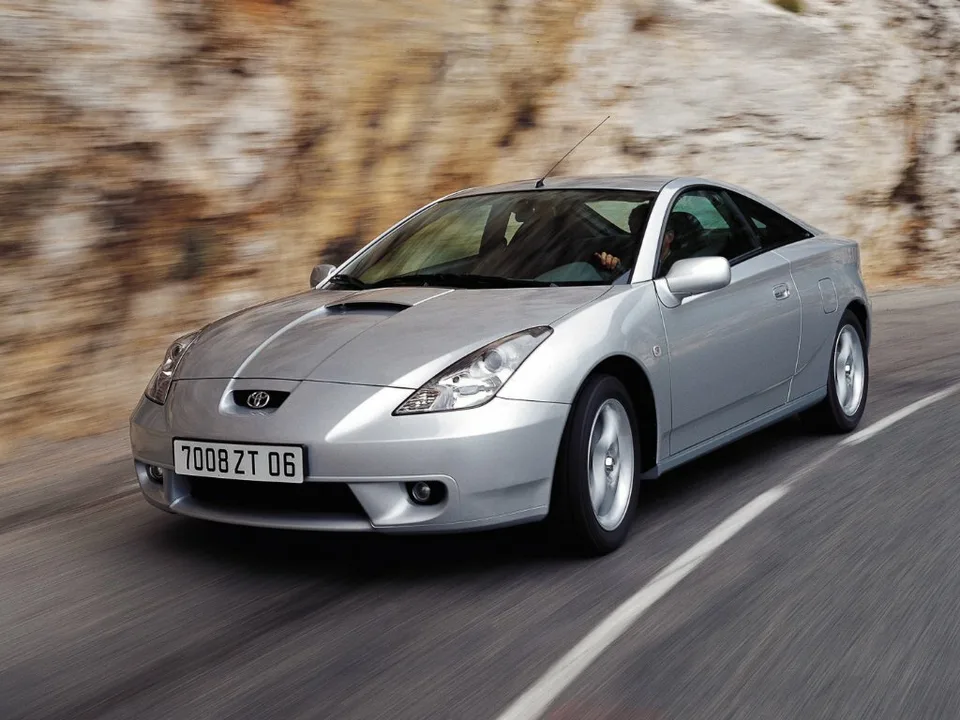 Toyota Celica, VII (T230), Лифтбек