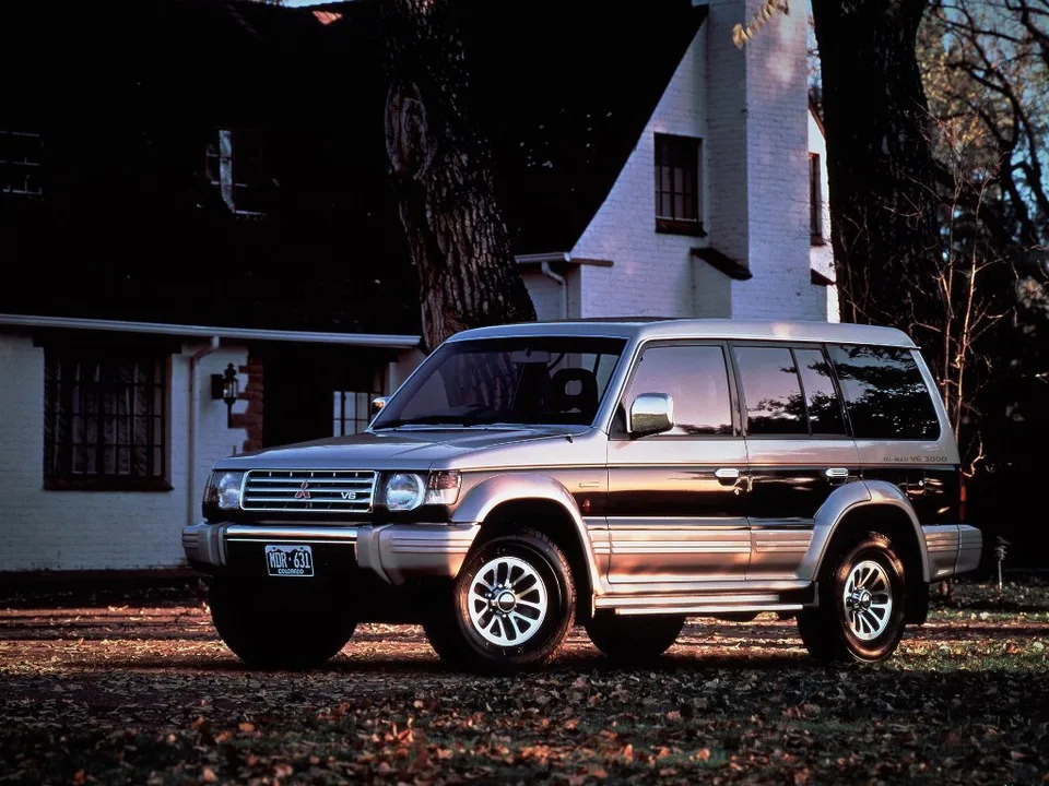 Mitsubishi Pajero, Generation 2, V30/V40, Crossover / SUV