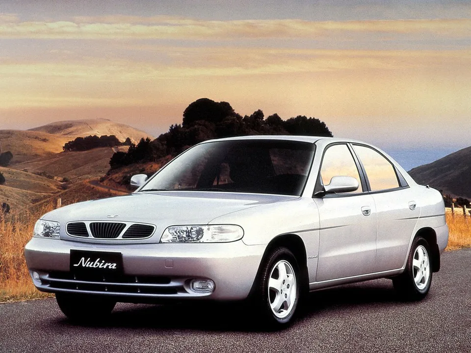 Daewoo Nubira, 1 поколение, J100, Седан