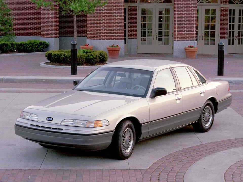 Ford Crown Victoria, Generation 1, EN53, Sedan