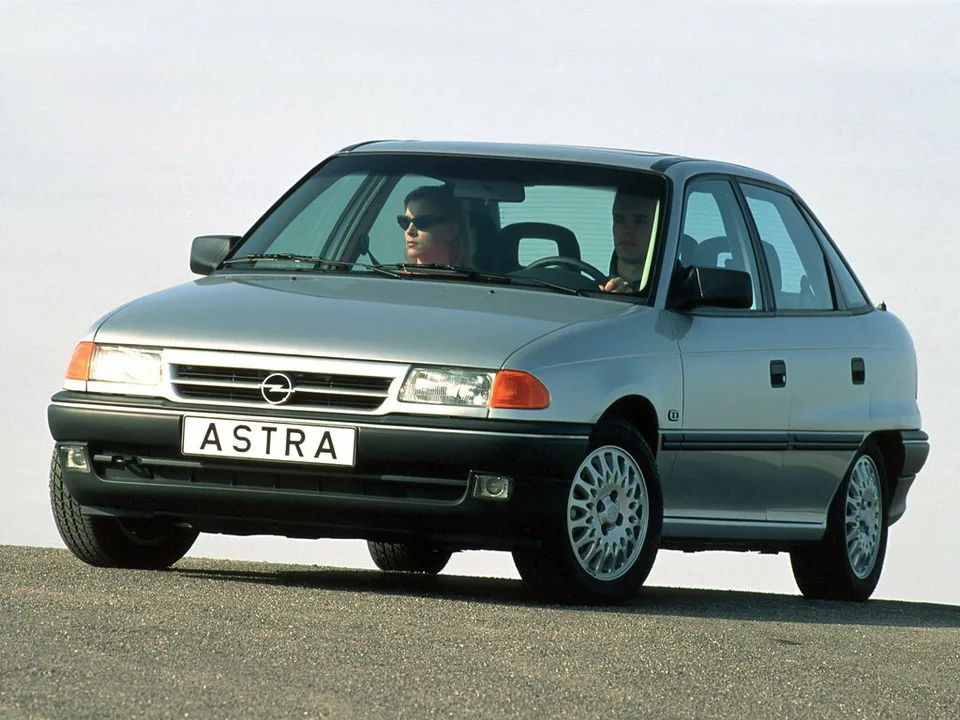 Opel Astra, F, Sedan
