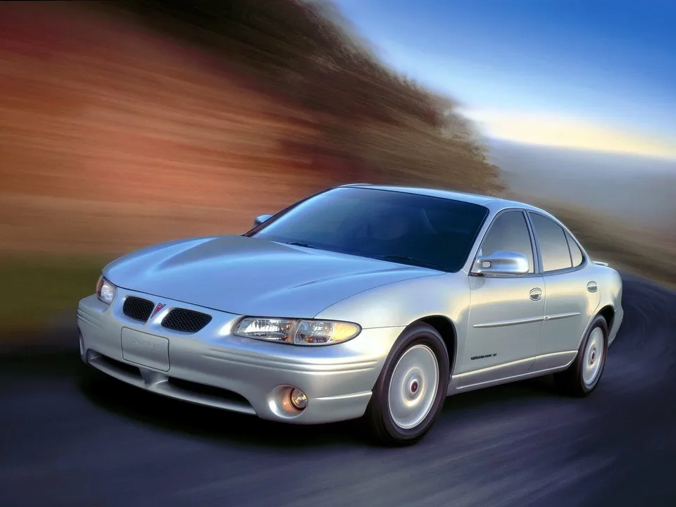 Pontiac Grand Prix, VI, Sedan