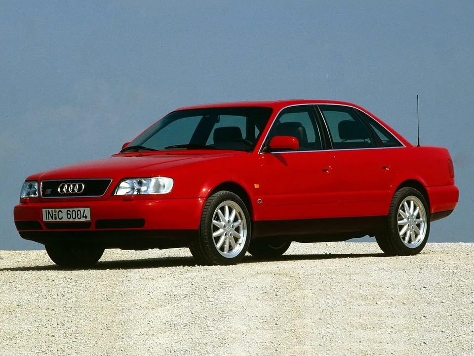 Audi S6, Generation 1, C4, Sedan