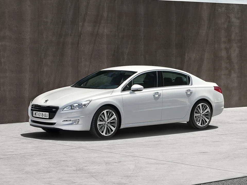Peugeot 508, 1 поколение, Седан
