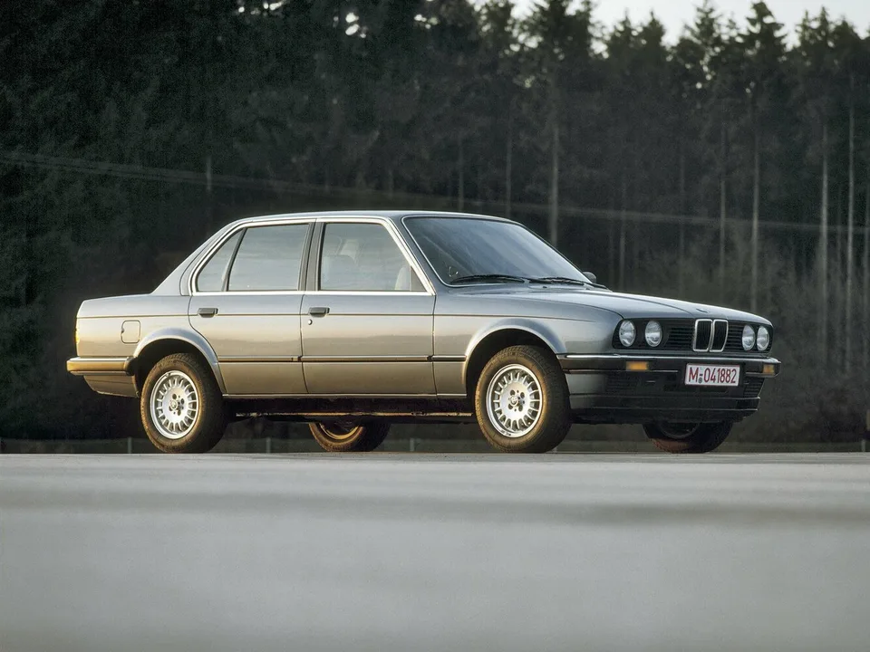 BMW 3 серии, II (E30), Седан