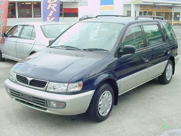 Mitsubishi Chariot, II, Compact MPV