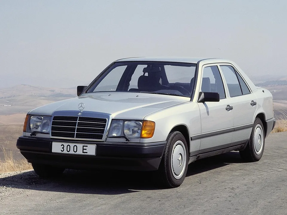 Mercedes-Benz W124, , Sedan