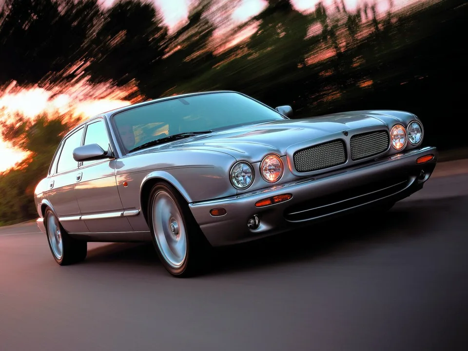 Jaguar XJR, II (X308), Sedan