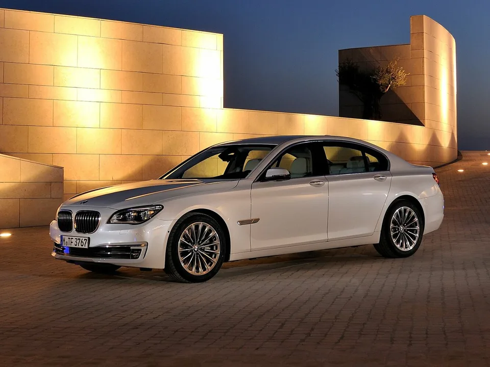 BMW 7 серии, V (F01/F02/F04) Рестайлинг, Седан