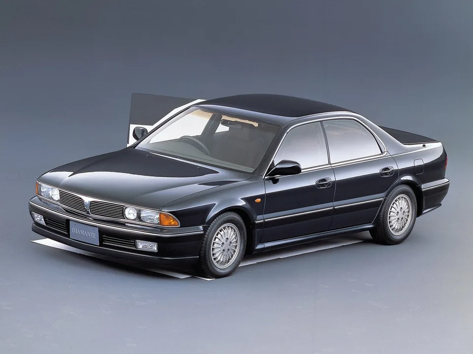 Mitsubishi Diamante, Generation 1, F10, F20, Sedan