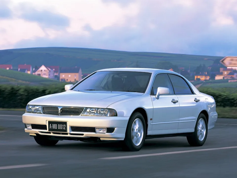 Mitsubishi Diamante, Generation 2, F10, F20, Sedan