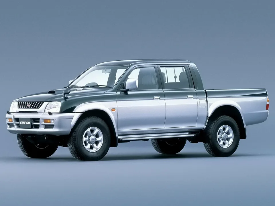 Mitsubishi Strada, Generation 2, Pickup