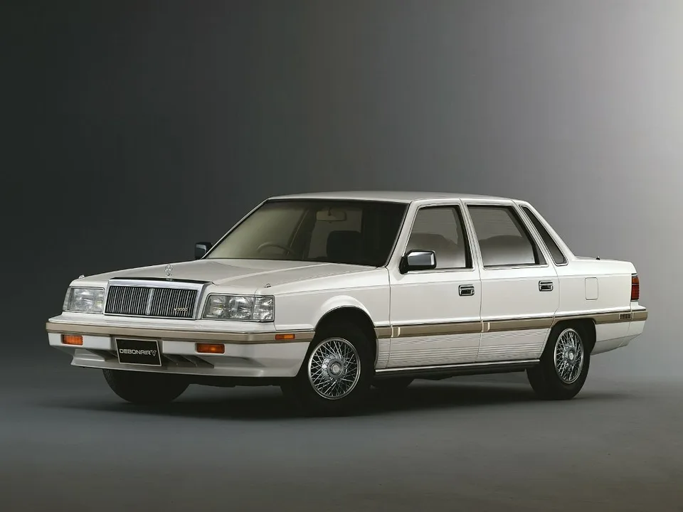 Mitsubishi Debonair, Generation 2, S10, Sedan