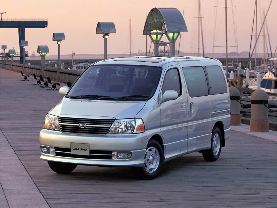 Toyota Granvia, I, Минивэн
