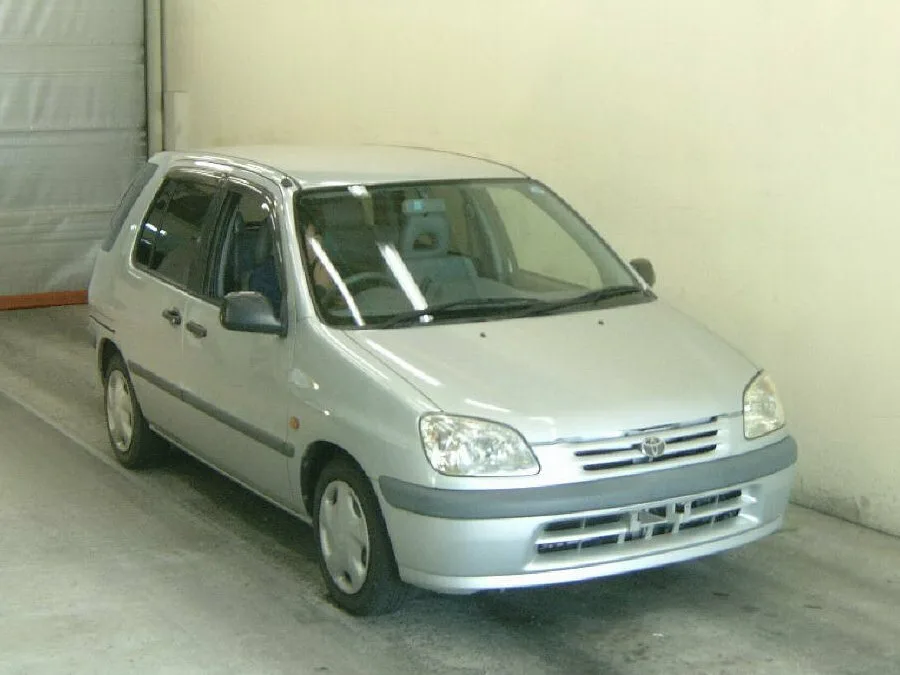 Toyota Raum, I, Компактвэн