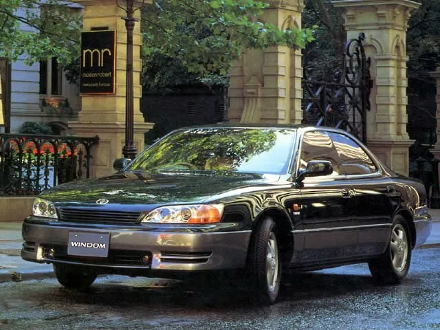 Toyota Windom, I (XV10), Седан