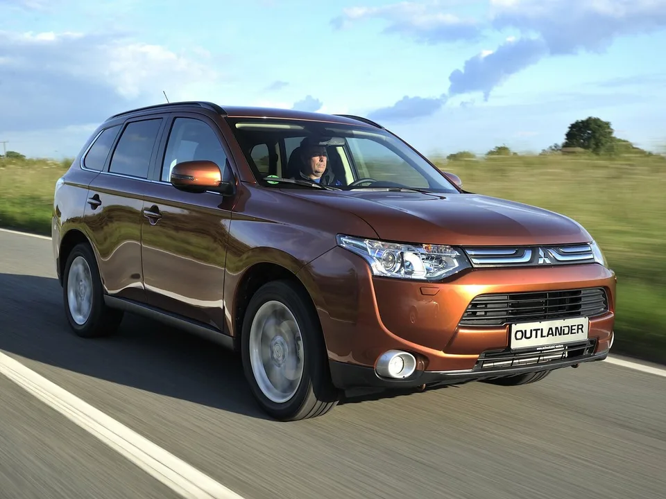 Mitsubishi Outlander, Generation 3, GF0W, GG0W, Crossover / SUV