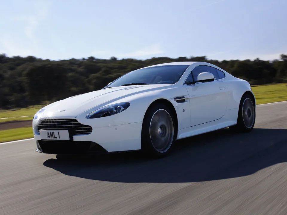 Aston Martin V8 Vantage, III Рестайлинг, Купе