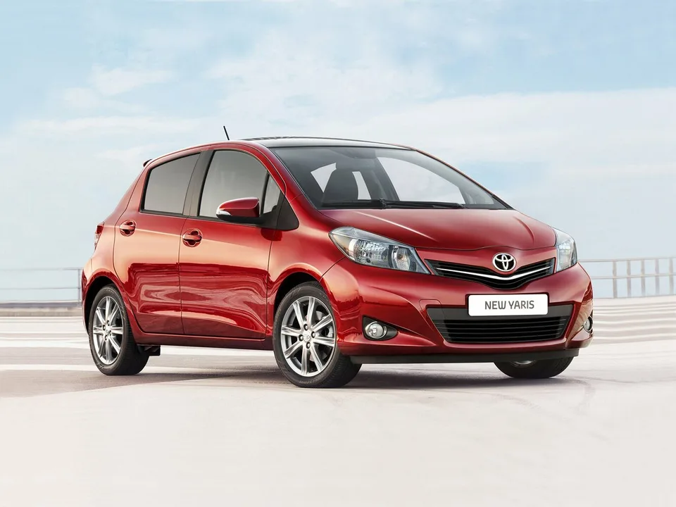 Toyota Yaris, 3 поколение, XP130, Хэтчбек, 5 дверей