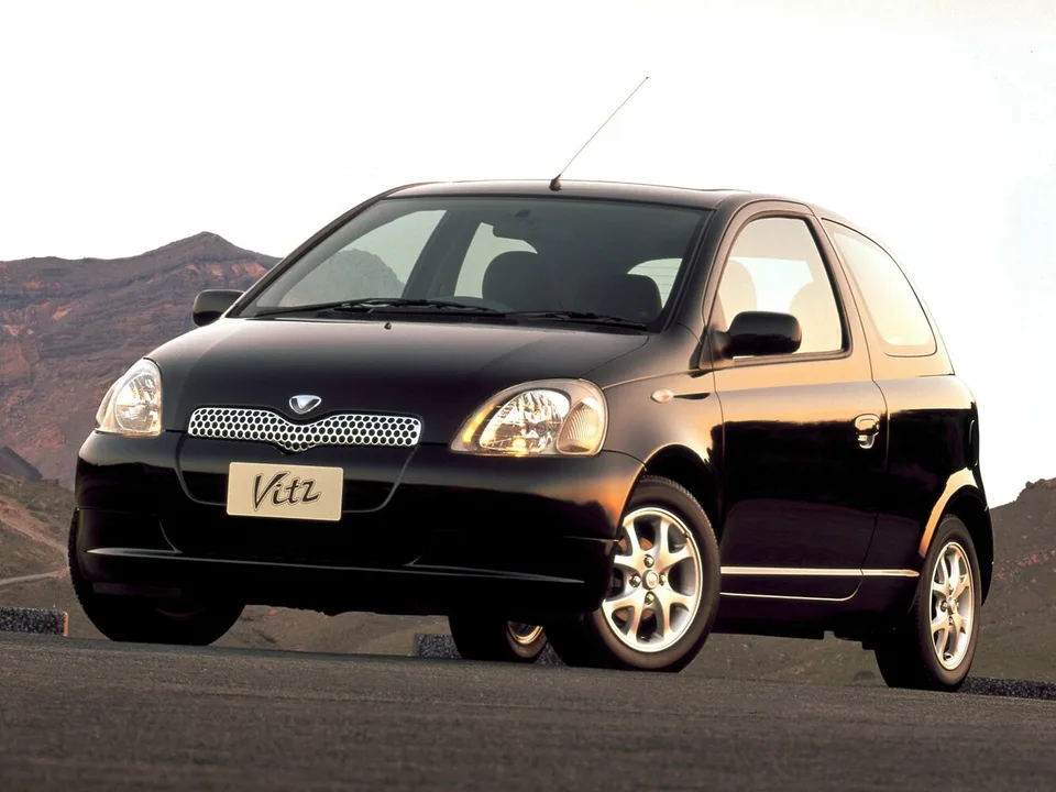 Toyota Vitz, I (P10), Хэтчбек, 3 двери