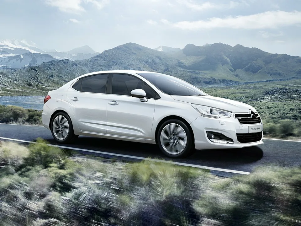 Citroen C4, Generation 2, Sedan