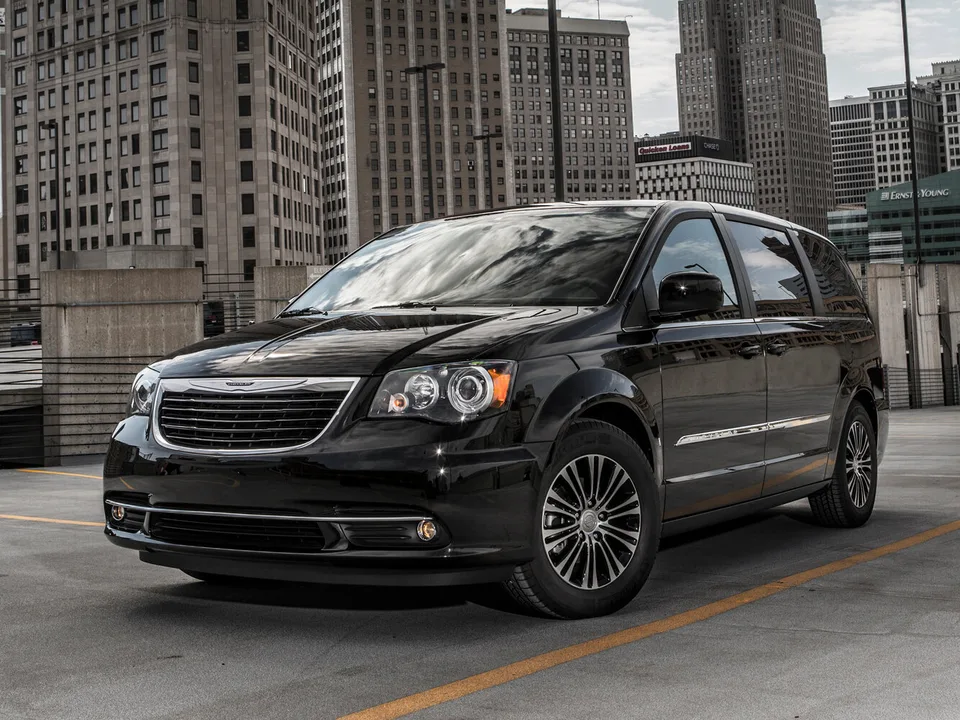 Chrysler Town & Country, V Рестайлинг, Минивэн