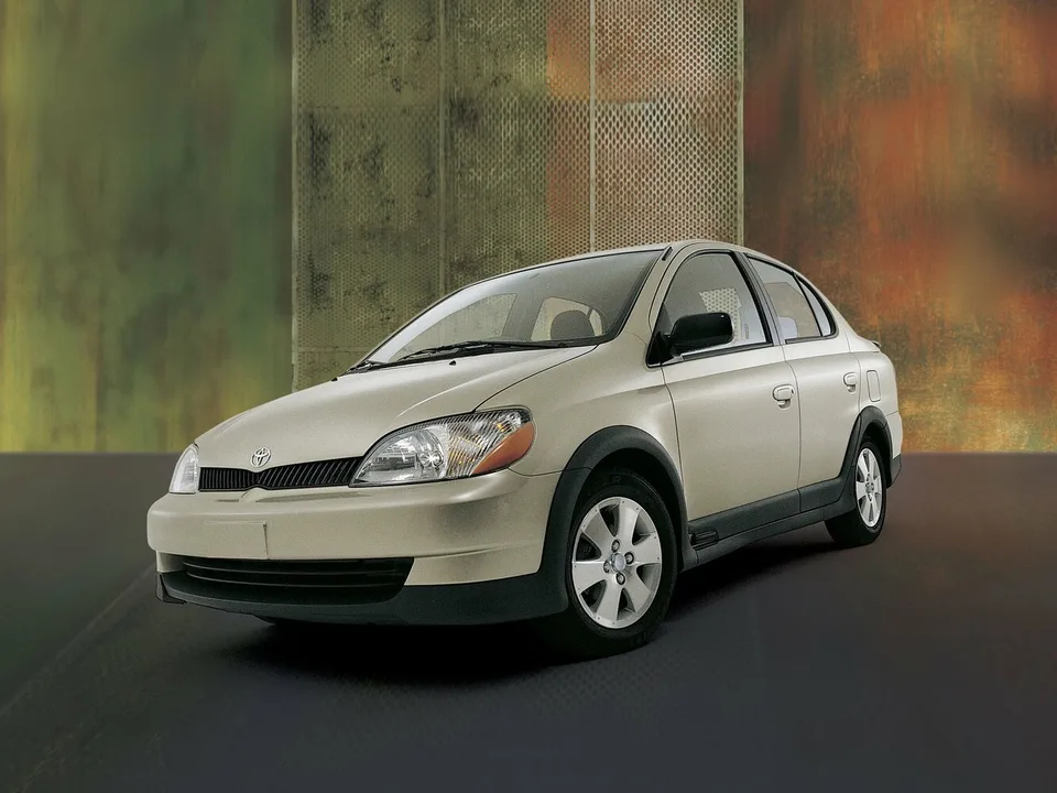 Toyota Echo, , Седан