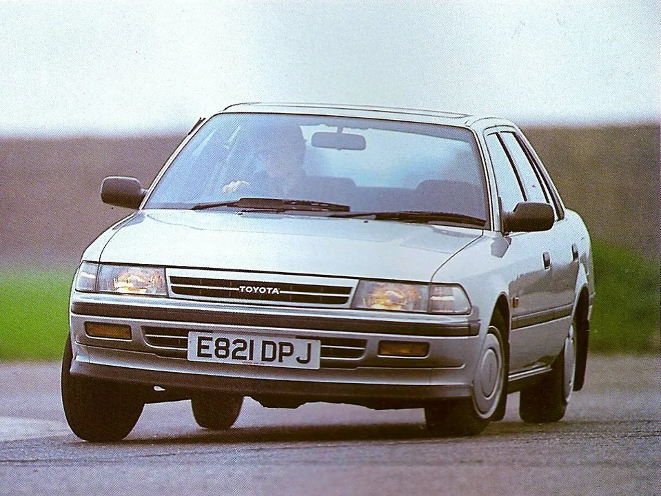 Toyota Corona, 9 поколение, T170, Седан