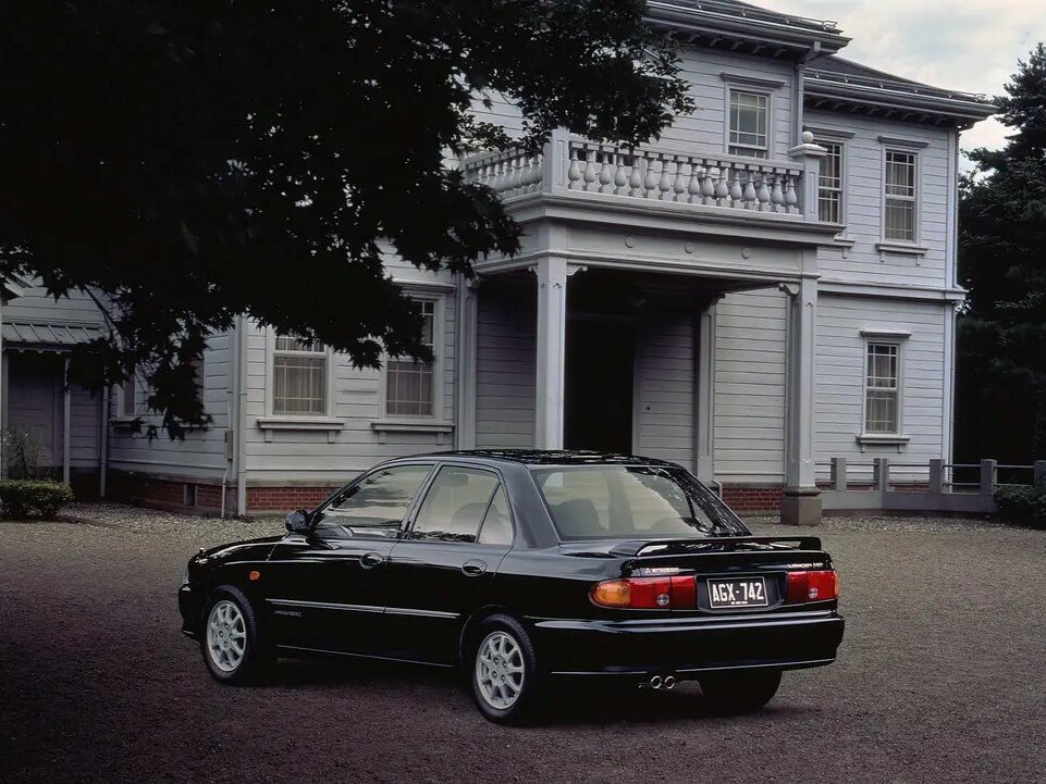 Mitsubishi Lancer, VI, 1991–2001, Седан: Вид сзади в три четверти