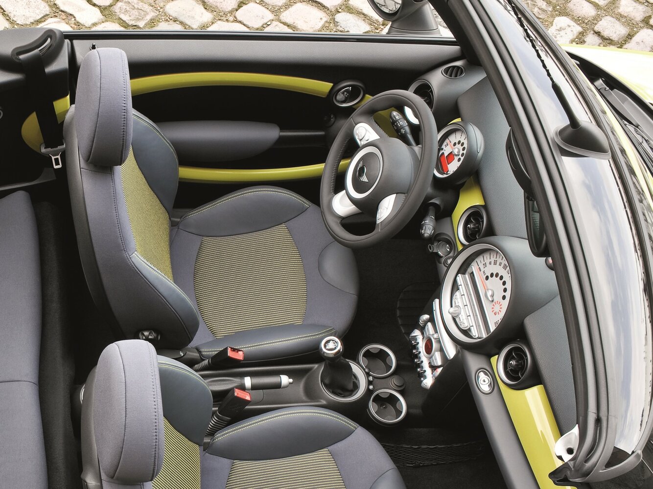 MINI Cabrio, II, 2008–2010, Convertible Cooper S: Front cabin