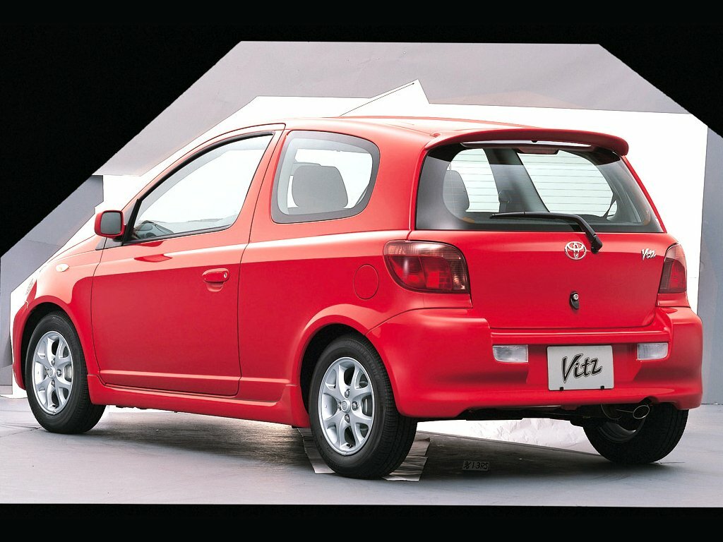 Toyota Vitz, I (P10), 1999–2005, Hatchback 3 door: Rear three-quarter view