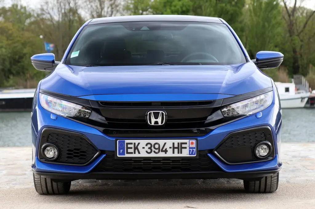 Honda Civic, 10 поколение, FK, Хэтчбек 5 дв., Европа, 12.2016 - 11.2019: фото поколения 4