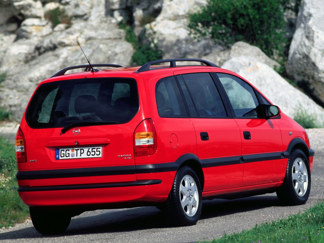 Opel Zafira, A, 1999–2003, Компактвэн: Вид сзади в три четверти