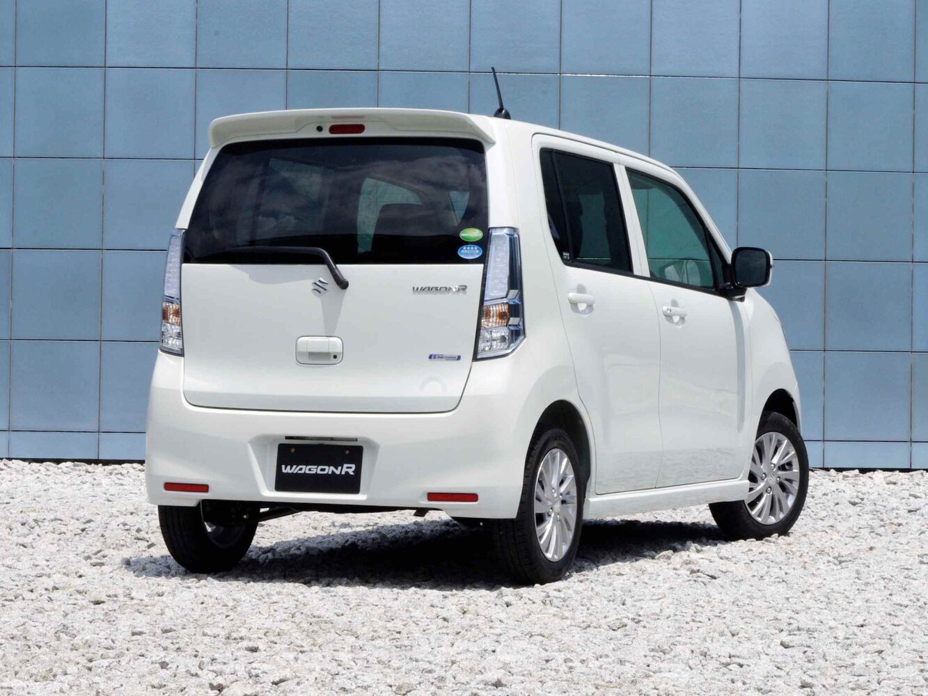 Suzuki Wagon R, V Рестайлинг, 2014–2017, Хэтчбек 5 дв.: Вид сзади в три четверти