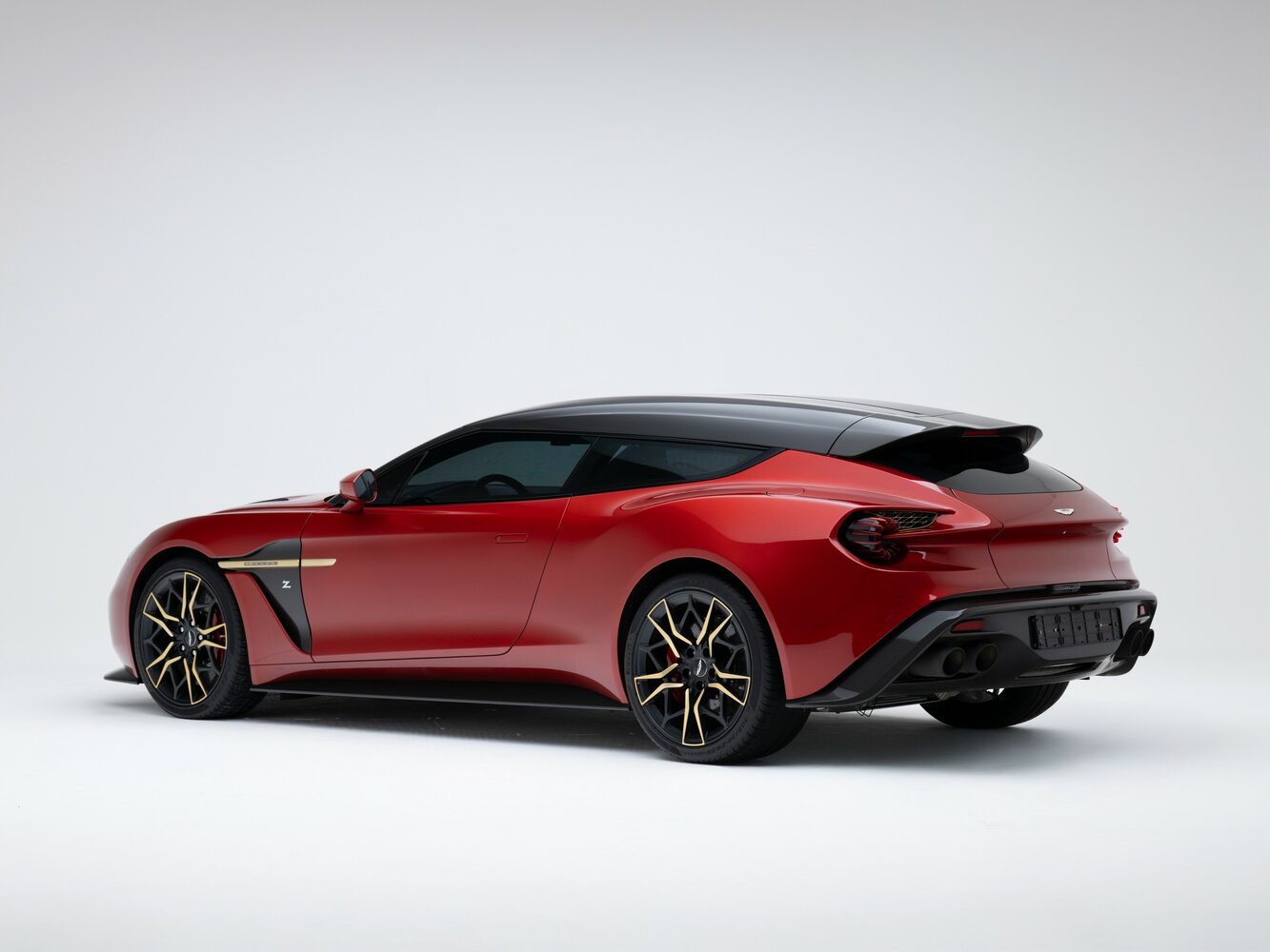 Aston Martin Vanquish Zagato, II, 2016–2018, Хэтчбек 3 дв. Shooting Brake: Вид сзади в три четверти