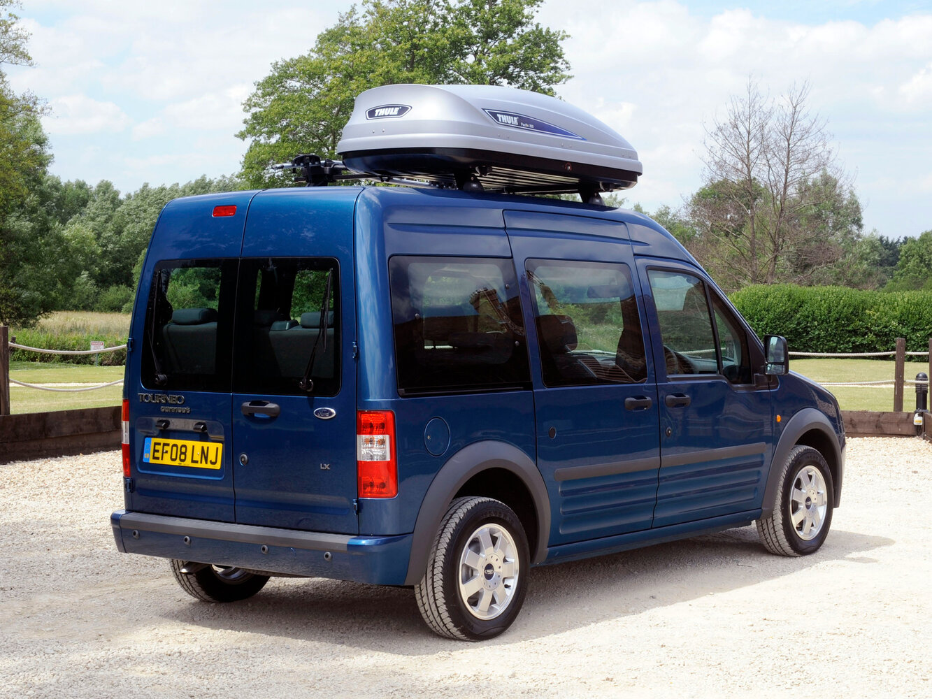Ford Tourneo Connect, I, 2002–2009, Компактвэн SWB: Вид сзади в три четверти