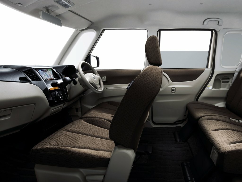 Nissan Roox, I, 2009–2013, Микровэн: Front cabin