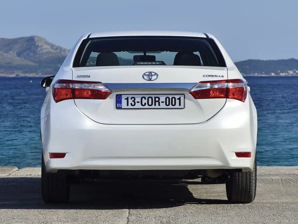 Toyota Corolla, 11 поколение, E180, Седан, Европа, 05.2012 - 07.2016: фото поколения 4
