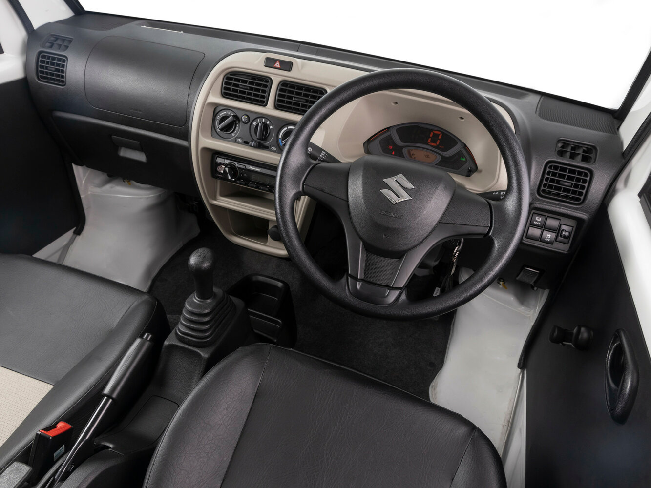 Suzuki Eeco, , 2010–2026, Фургон: Передняя часть салона