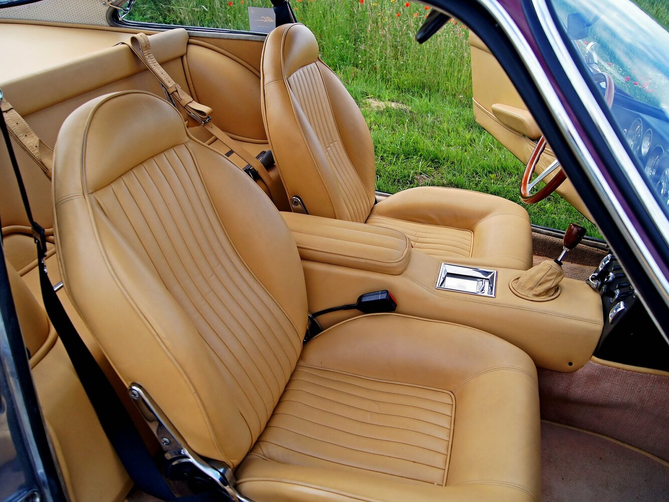 Lamborghini 350/400 GT, , 1964–1968, Купе 350 GT: Передняя часть салона