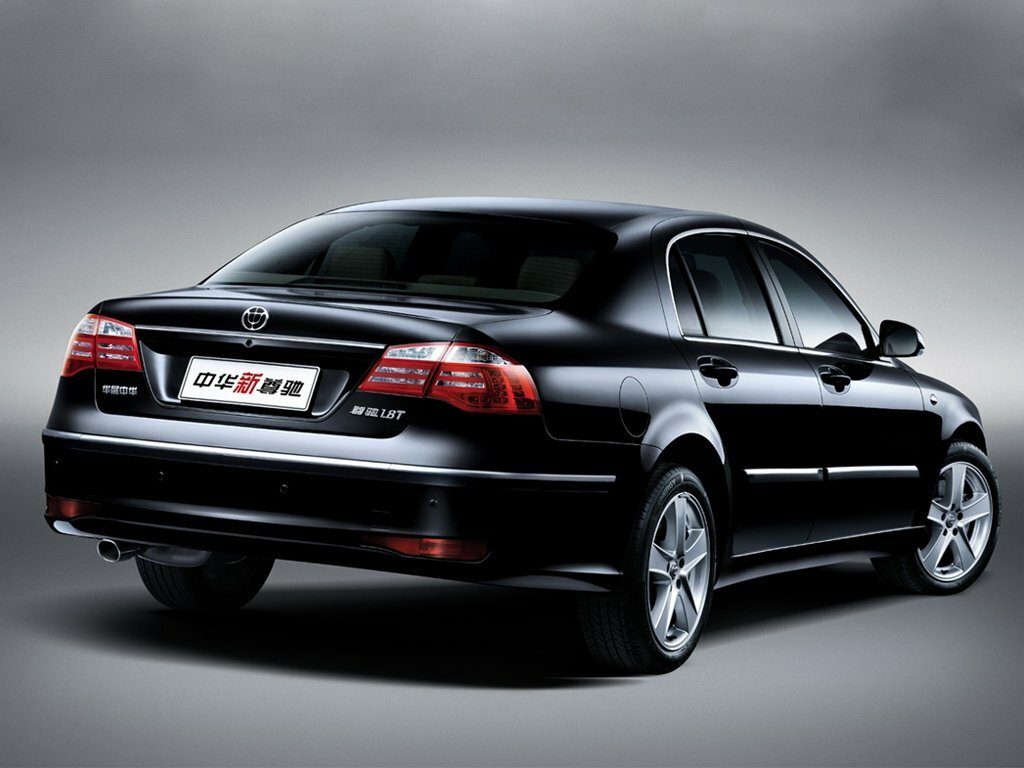 Brilliance M1 (BS6), I Рестайлинг, 2009–2012, Седан: Вид сзади в три четверти