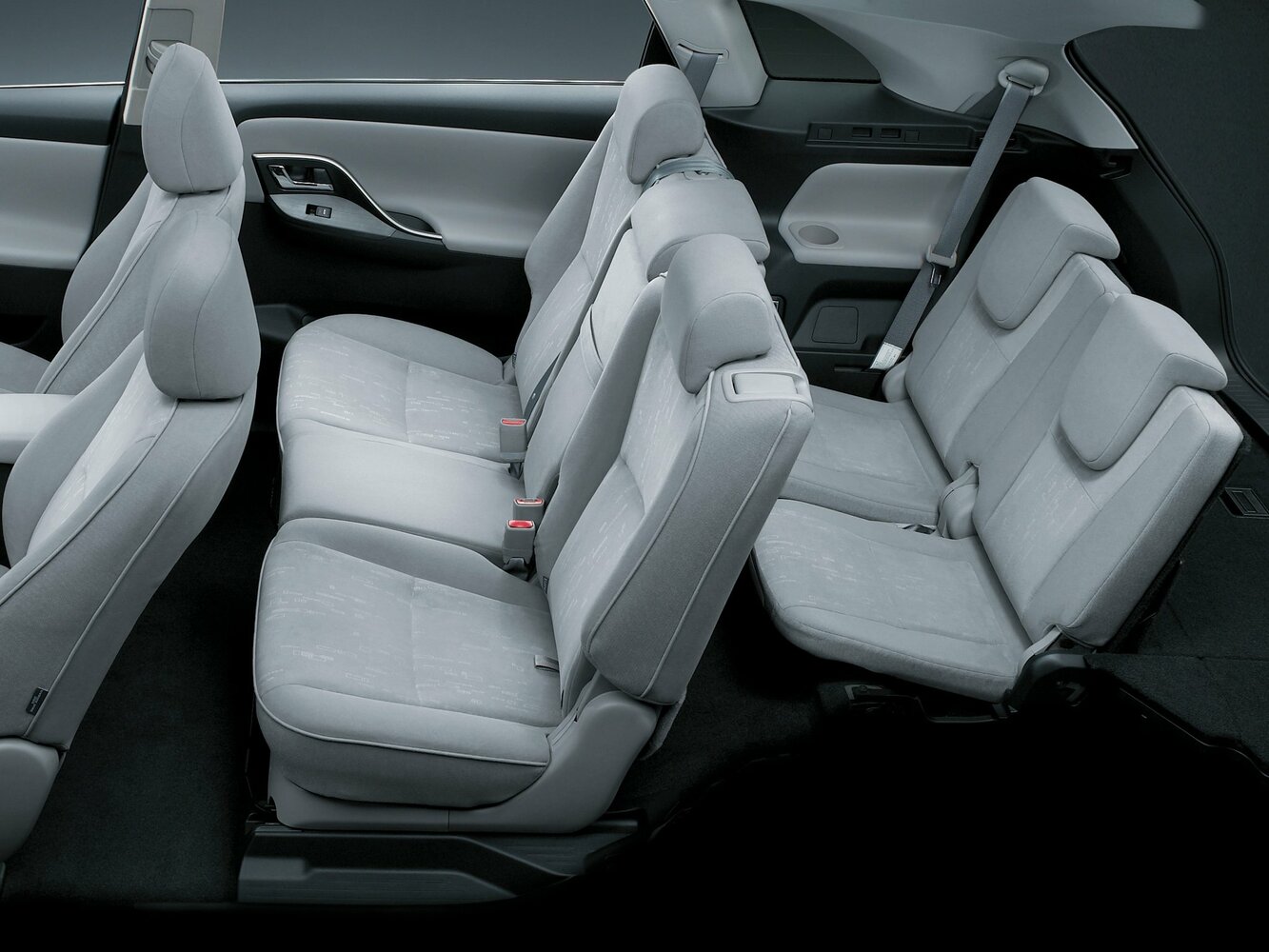 Toyota Mark X ZiO, , 2007–2013, Compact MPV: Rear cabin