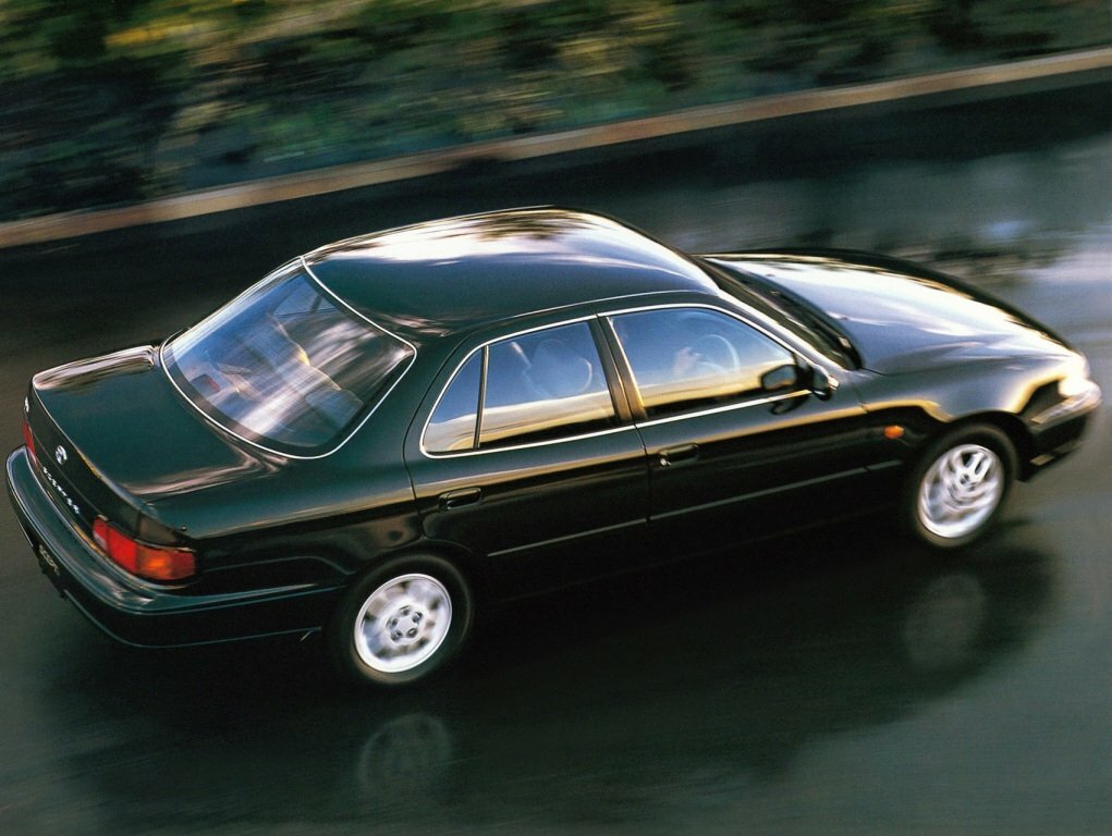 Toyota Scepter, , 1992–1996, Sedan: Rear three-quarter view