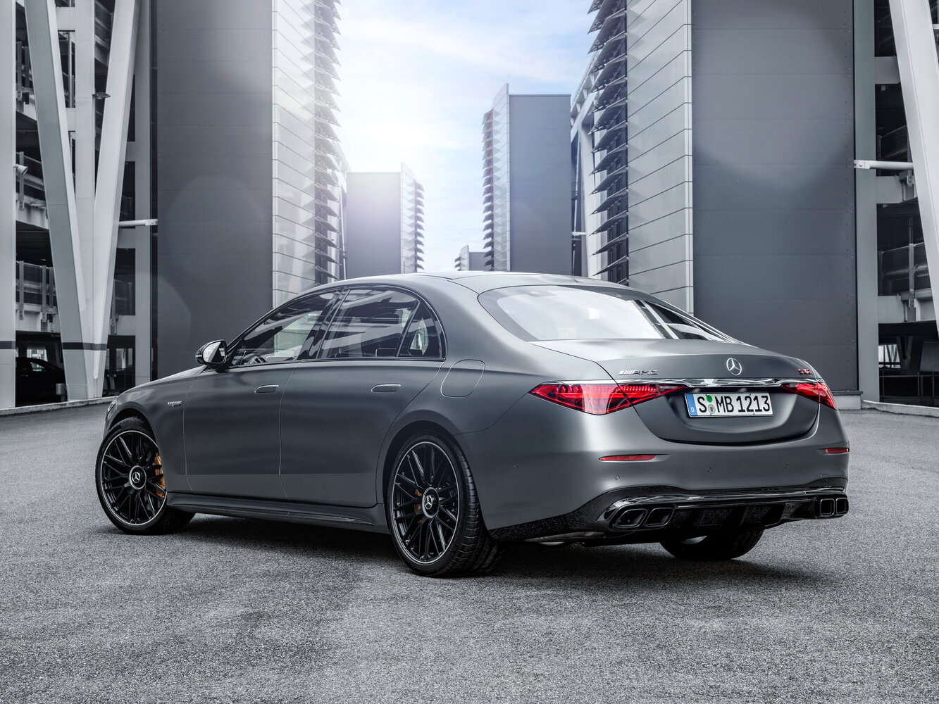 Mercedes-Benz S-Класс AMG, IV (W223), 2022–2026, Седан: Вид сзади в три четверти