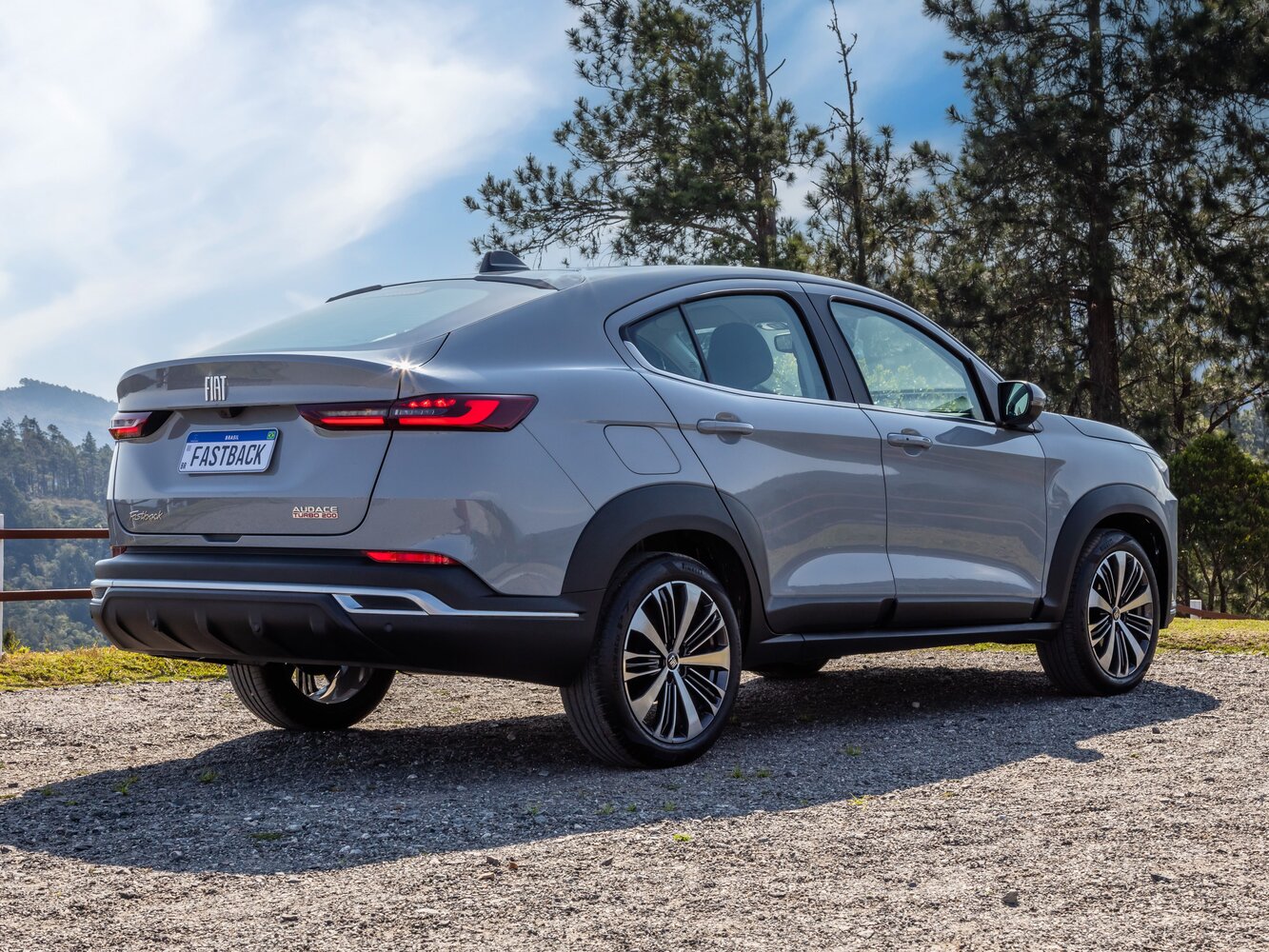 Fiat Fastback, I, 2022–2025, SUV 5 door: Rear three-quarter view