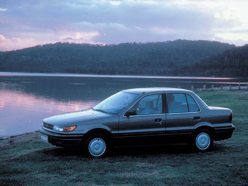 Mitsubishi Lancer, V, 1988–1994, Sedan: Side view