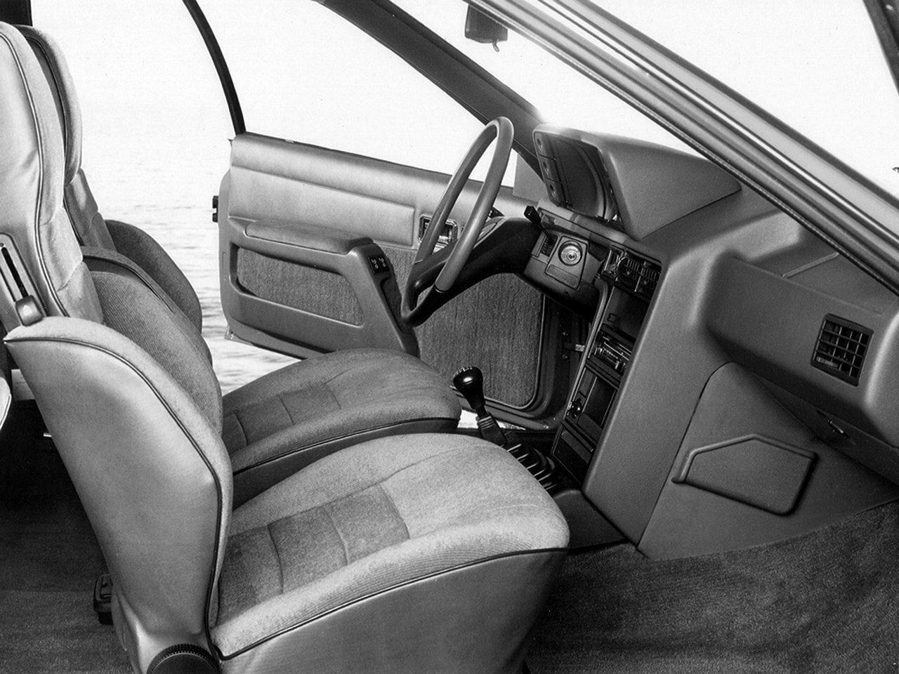 Renault Fuego, , 1980–1985, Хэтчбек 3 дв.: Передняя часть салона