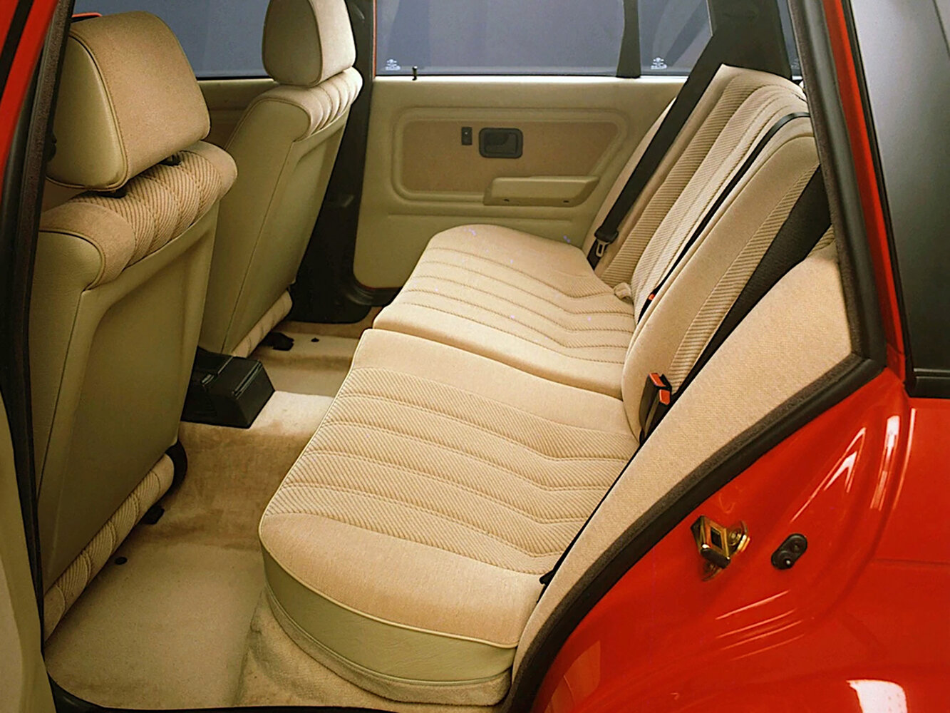 BMW 3 серии, II (E30), 1982–1994, Estate 5 door: Rear cabin