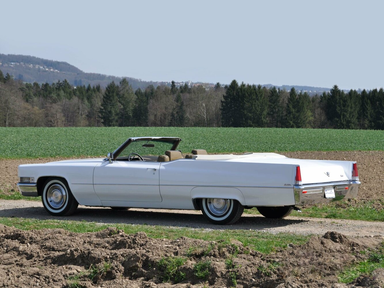 Cadillac DeVille, III, 1965–1970, Кабриолет: Вид сзади в три четверти